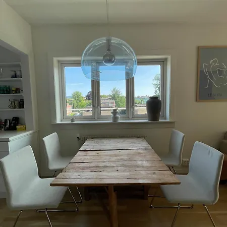 - Center - Spacious Floor With Big Private Balcony 오슬로