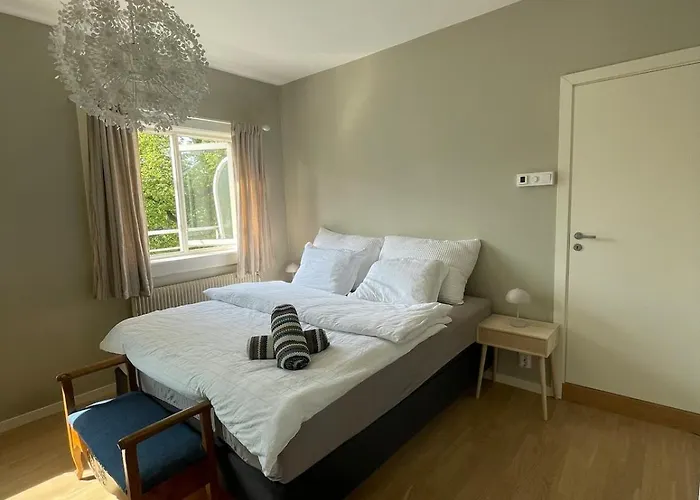 - Center - Spacious Floor With Big Private Balcony 아파트