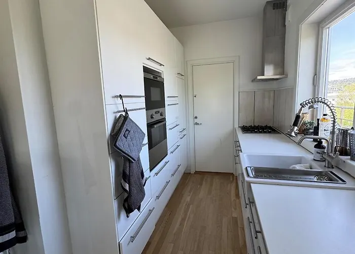 아파트 - Center - Spacious Floor With Big Private Balcony *